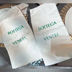 Bottega Veneta Dust Bag (2)) for heels 💚 Great for designer gifts bought on PM